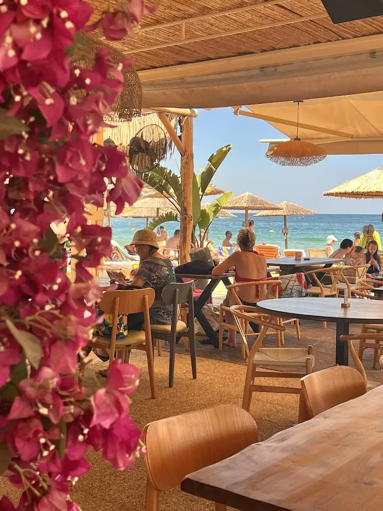 Iva Porfirova_Tartufo Seaside_Néa Péramos_Bewertung