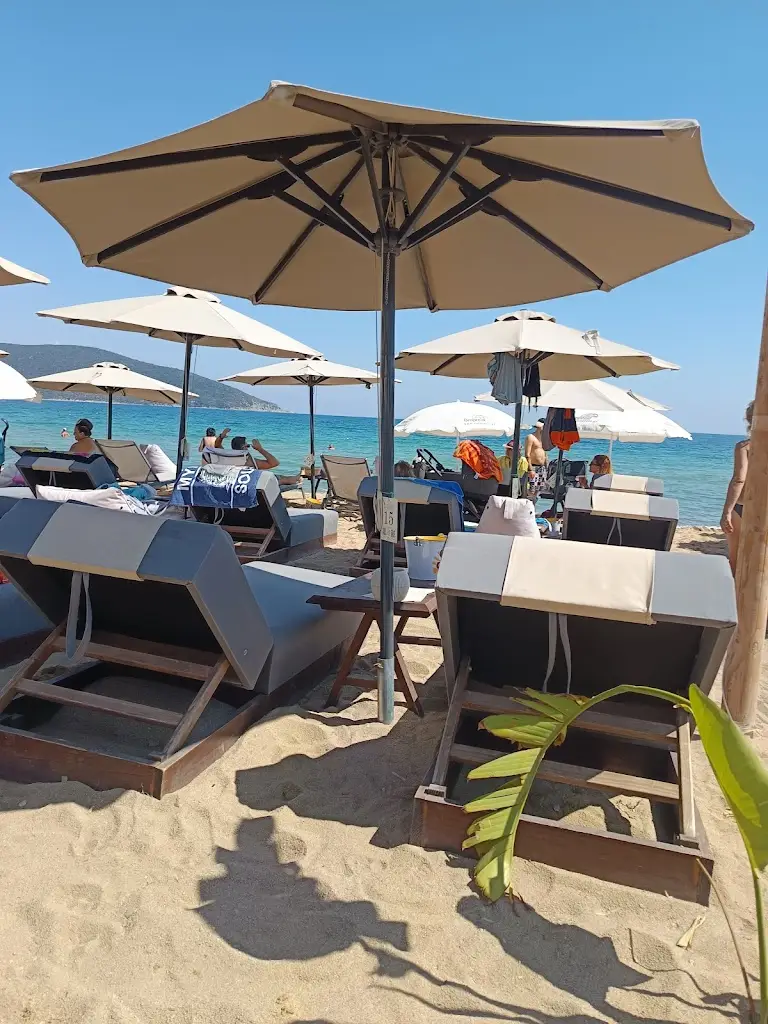 El Mar Seaside Bistro Restaurant in Néa Péramos