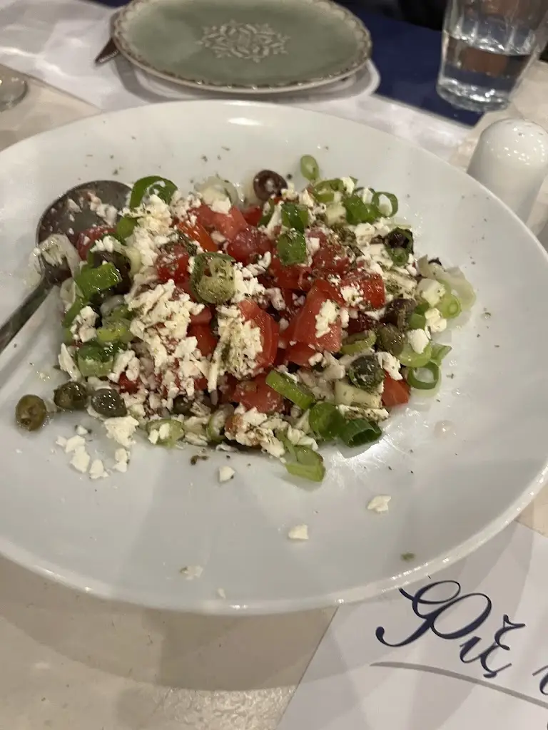 Bianka Apostolova_Ντομάτα_Néa Péramos_review