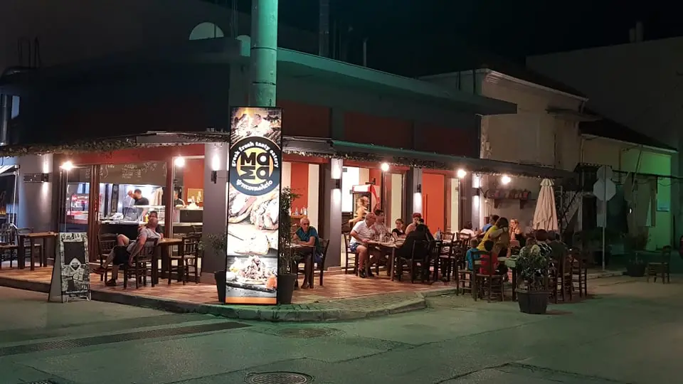 Masa Gyros Snack Bar Restaurant in Néa Péramos