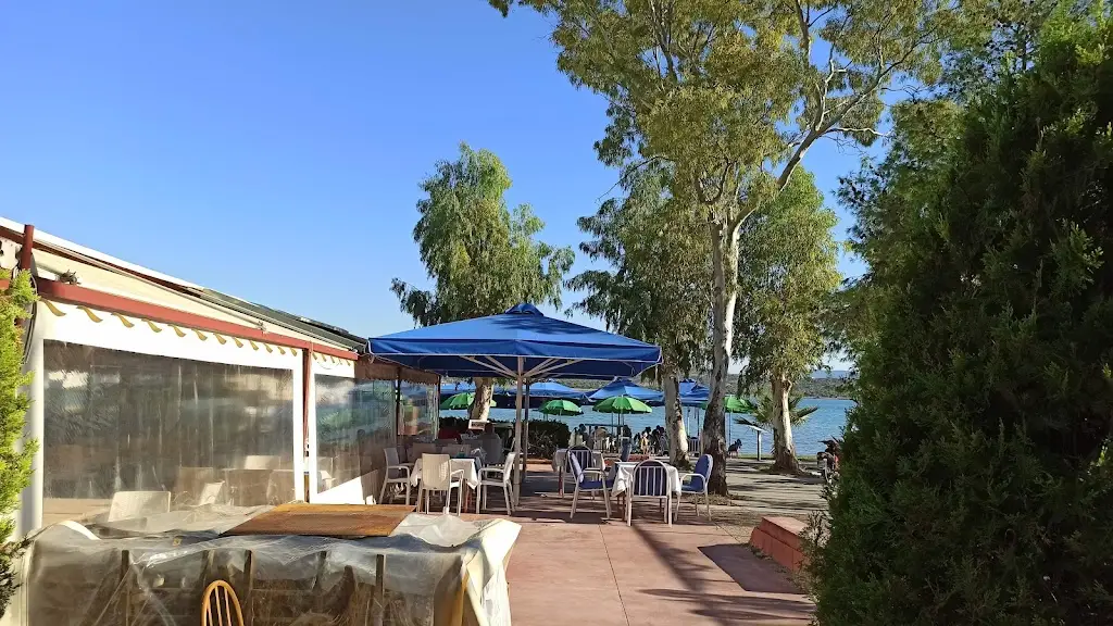 Salt & Oregano Restaurant in Néa Péramos