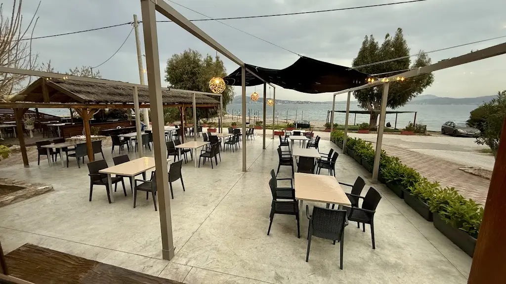 Riviera Yacht Club_Néa Péramos_slider_image_1