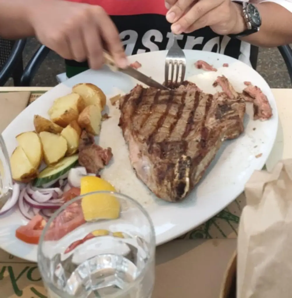 Timea Csizmaziova_restaurant East_Néa Péramos_Bewertung