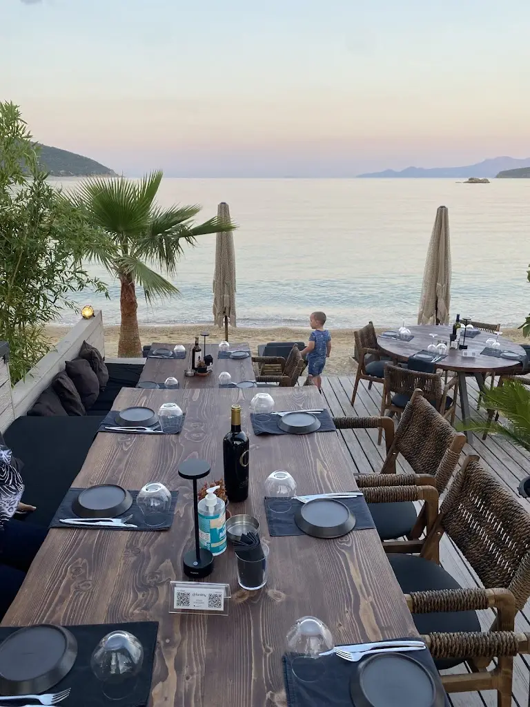 Ana Maria_GLYKANISOS RESTAURANT_Néa Péramos_review