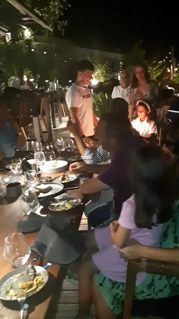 GLYKANISOS RESTAURANT_Néa Péramos_slider_image_2