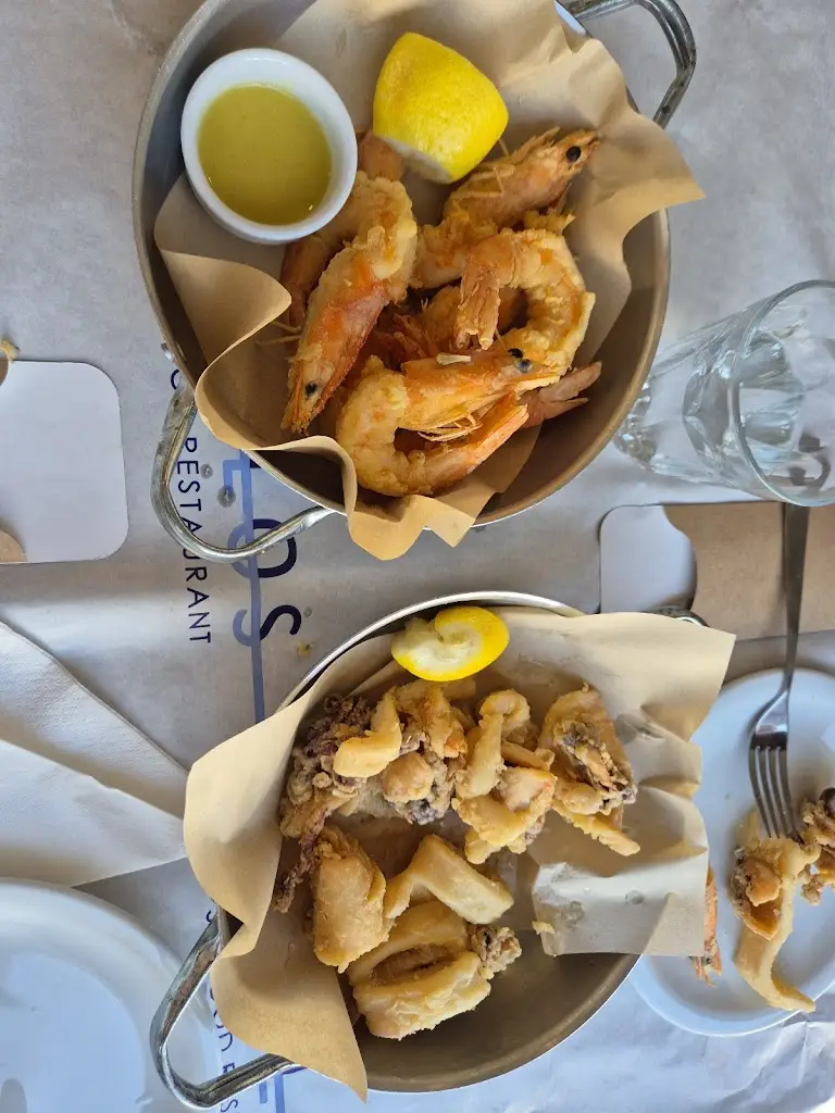 Roxy Dark_Isalos Taverna_Néa Péramos_review