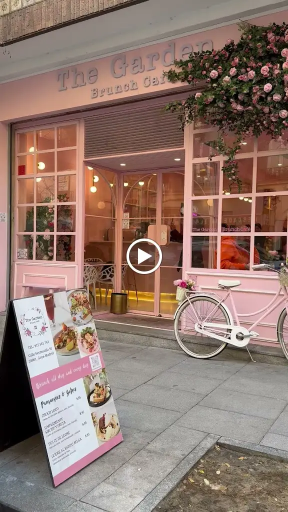 To Kavouri Restaurant in Néa Péramos