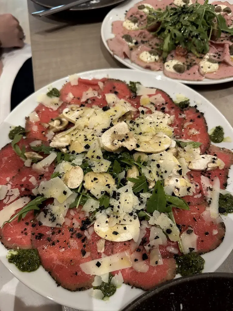 Anna Maria Beritsi_Akoko Athens_Néo Psychikó_Bewertung