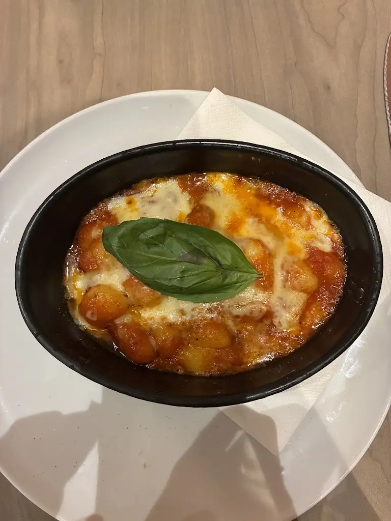 Ronny Sarianides_Akoko Athens_Néo Psychikó_Bewertung