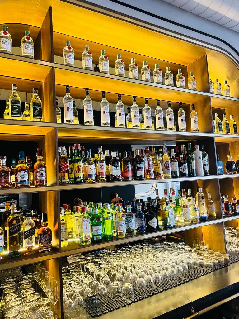 Hachikō Sushi Tales & Cocktails Psychiko restaurante en Néo Psychikó