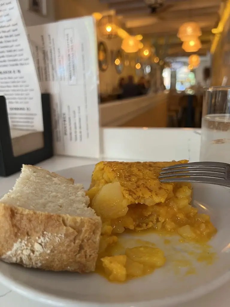 Odysseas Plapoutas_Foititis_Néo Psychikó_avis