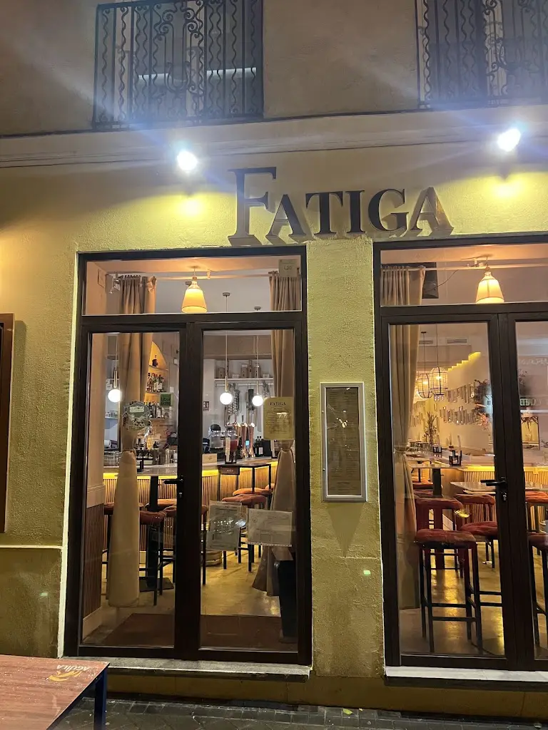 Sabrina Abney_Foititis_Néo Psychikó_avis