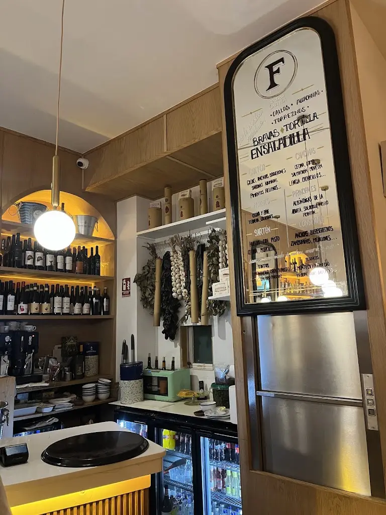 Foititis_Néo Psychikó_slider_image_3