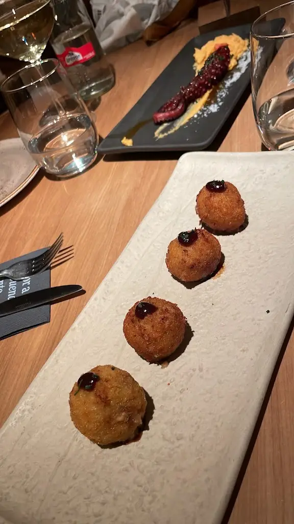 Nikos Athanasiou_Κρήταμος - κρητικό μεζεδοπωλείο_Paianía_Bewertung