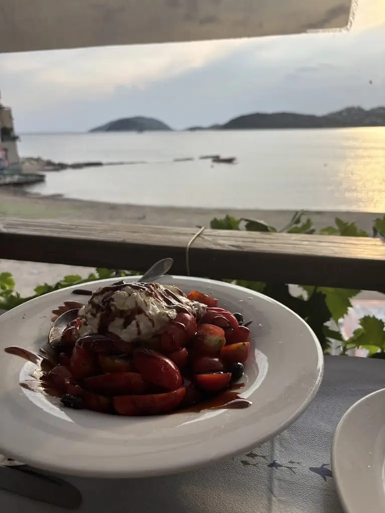 Leah Rosenzweig_Vasilis Fish Tavern_Palaiá Fókaia_Bewertung