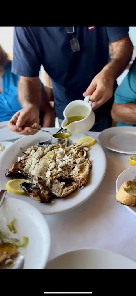 Caitlyn Acquaviva_The 4 Brothers Tavern_Palaiá Fókaia_Bewertung