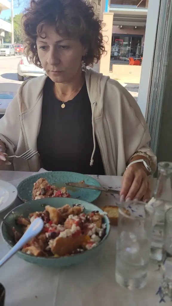 O Naftis / Greek Traditional Tavern_Palaiá Fókaia_slider_image_2