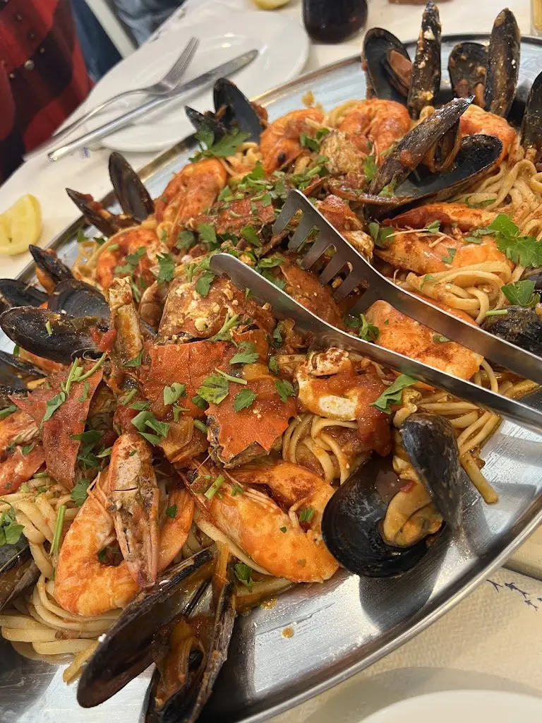 O Naftis / Greek Traditional Tavern_Palaiá Fókaia_slider_image_3