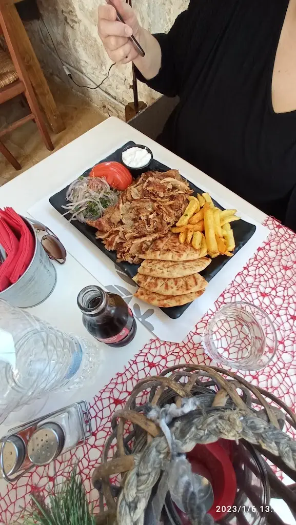 Menu_Ιφιγένεια Σουβλάκι_Palaiá Fókaia_image_5