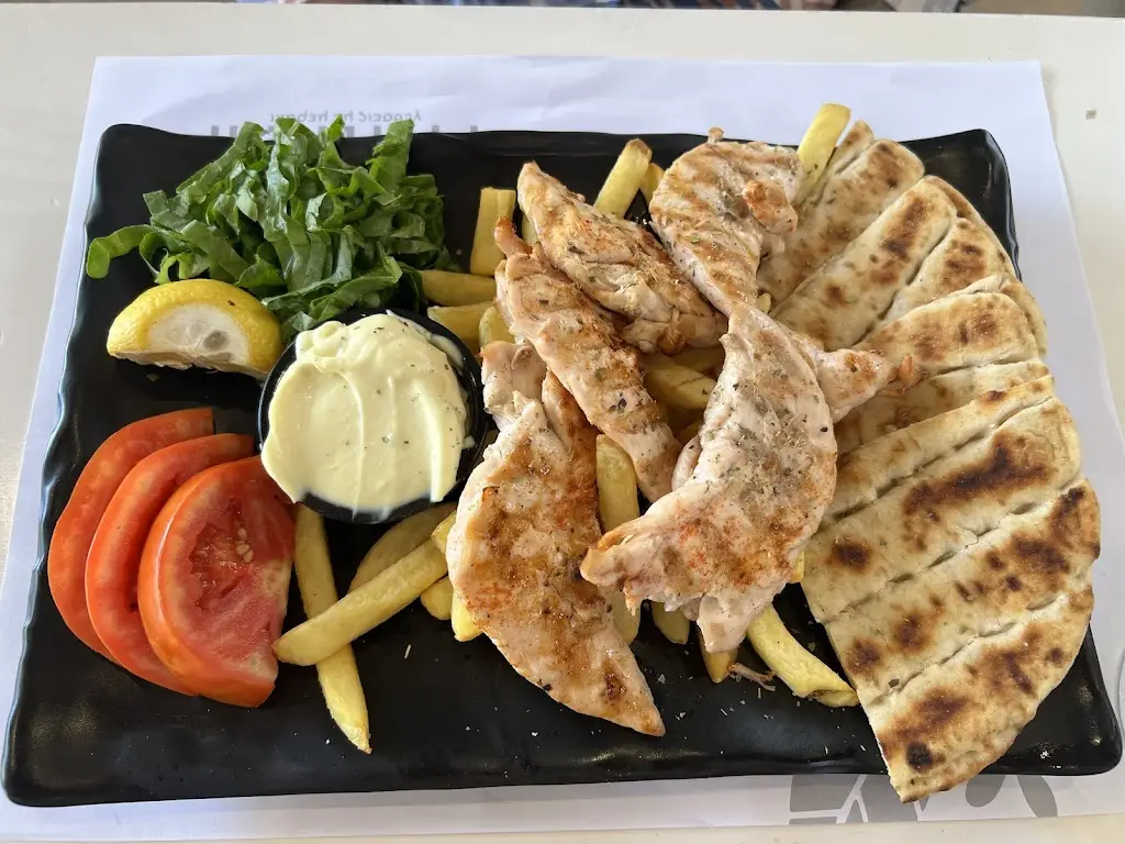 Margarita Gusseva_Ιφιγένεια Σουβλάκι_Palaiá Fókaia_review