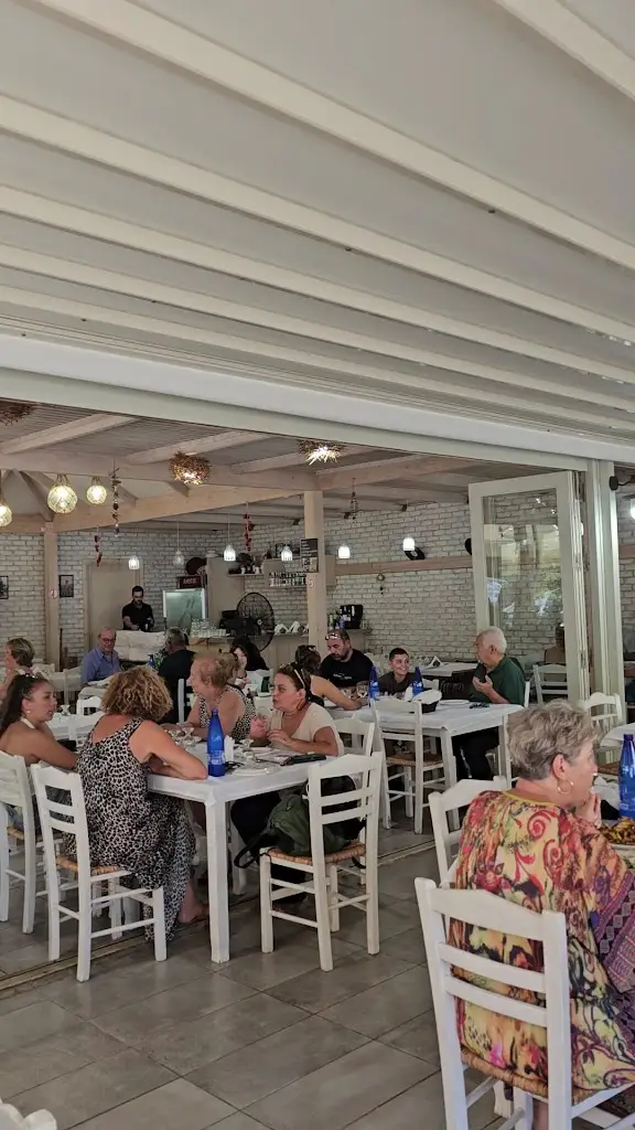 Restaurant Tavern Alexis Restaurant in Palaiá Fókaia