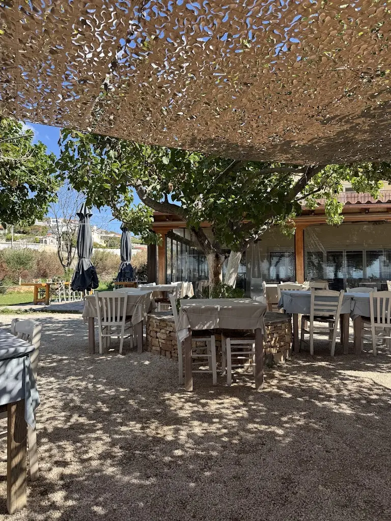 To Apomero_Palaiá Fókaia_slider_image_3