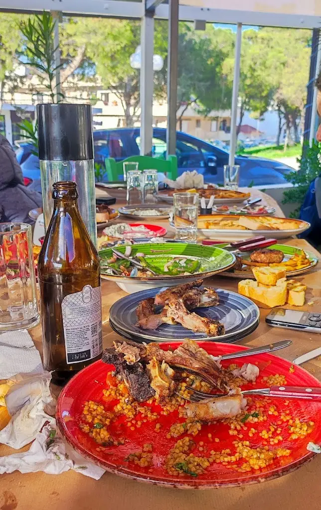 Menu_Το Σεργιάνι_Palaiá Fókaia_image_2