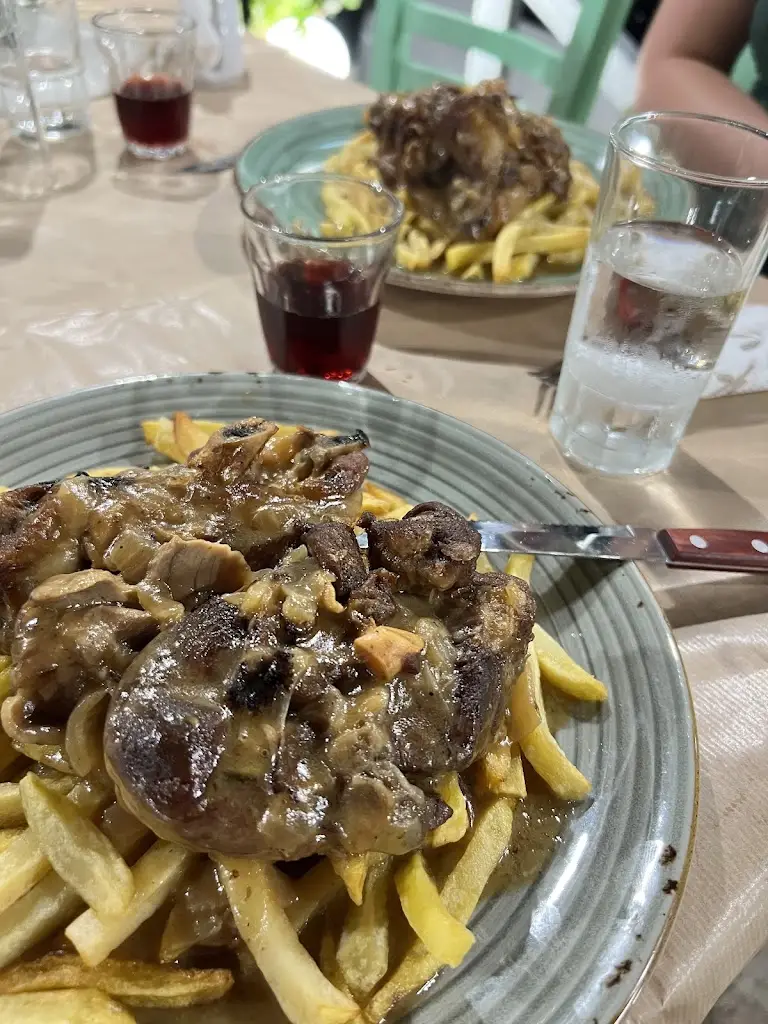 Carys McCrann_Το Σεργιάνι_Palaiá Fókaia_avis