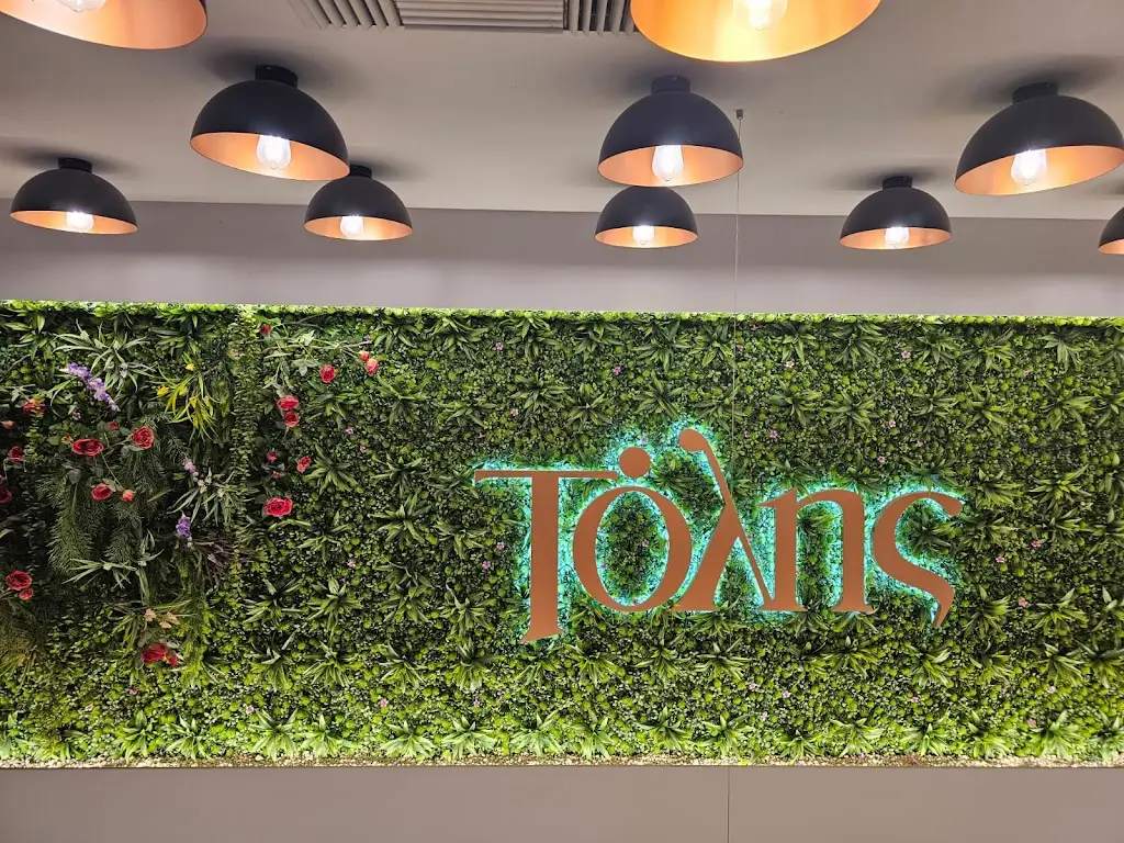 Jay-Jay W._Tolis SWEETS & EATS_Níkaia_Bewertung