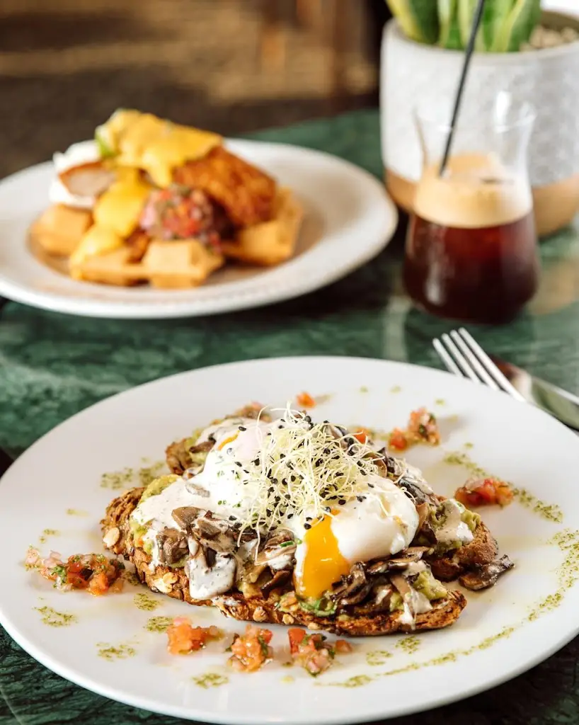 Tolis SWEETS & EATS_Níkaia_slider_image_3