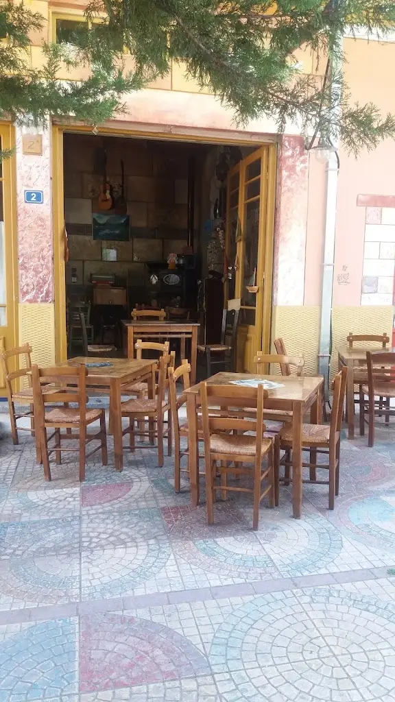 Αλαργινό Στην Νίκαια Restaurant in Níkaia