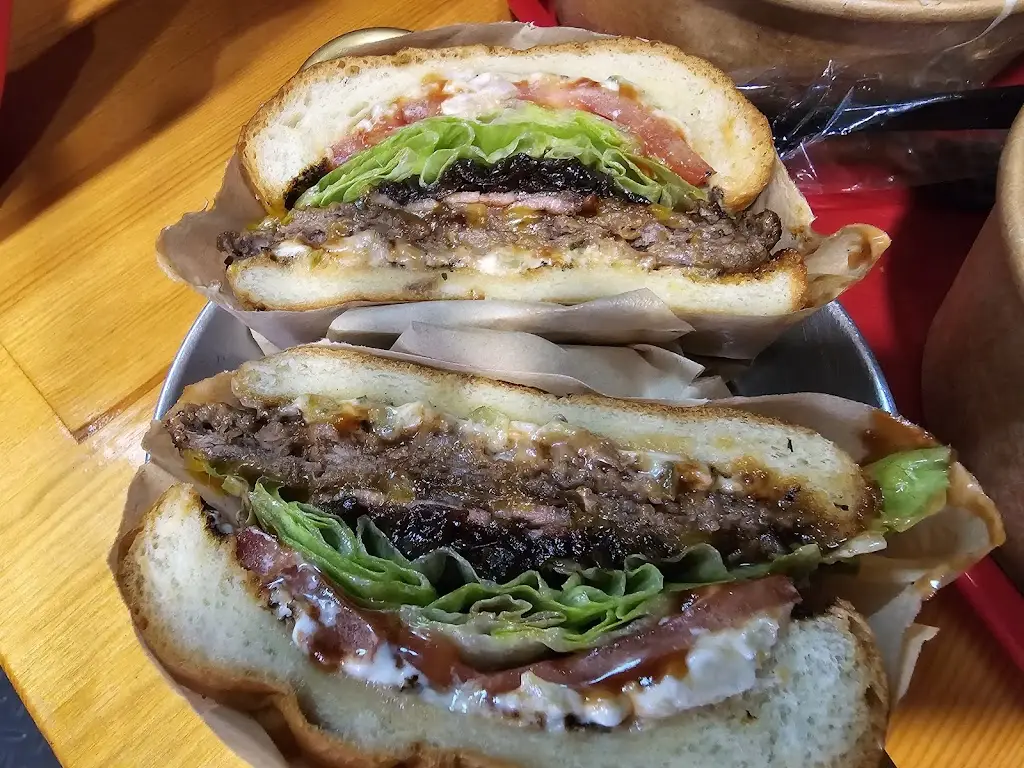 Menü_Hungrybear_Aigáleo_Bild_5