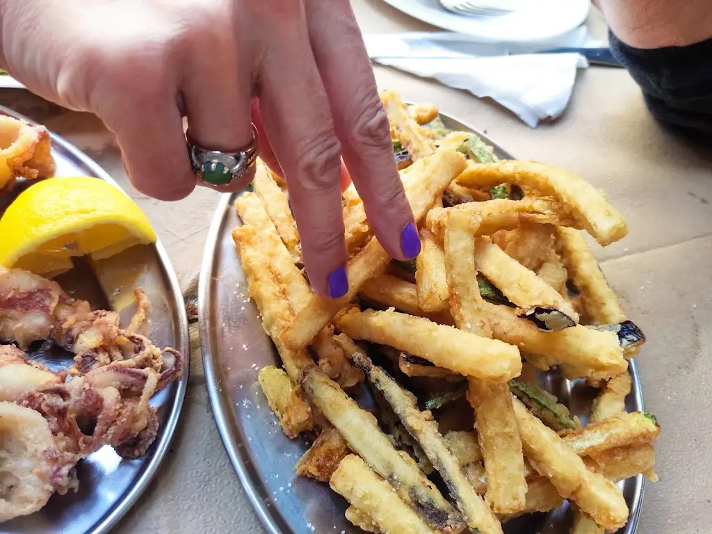 Ζωή Μαστρογιαννοπούλου_Pyxída_Níkaia_Bewertung