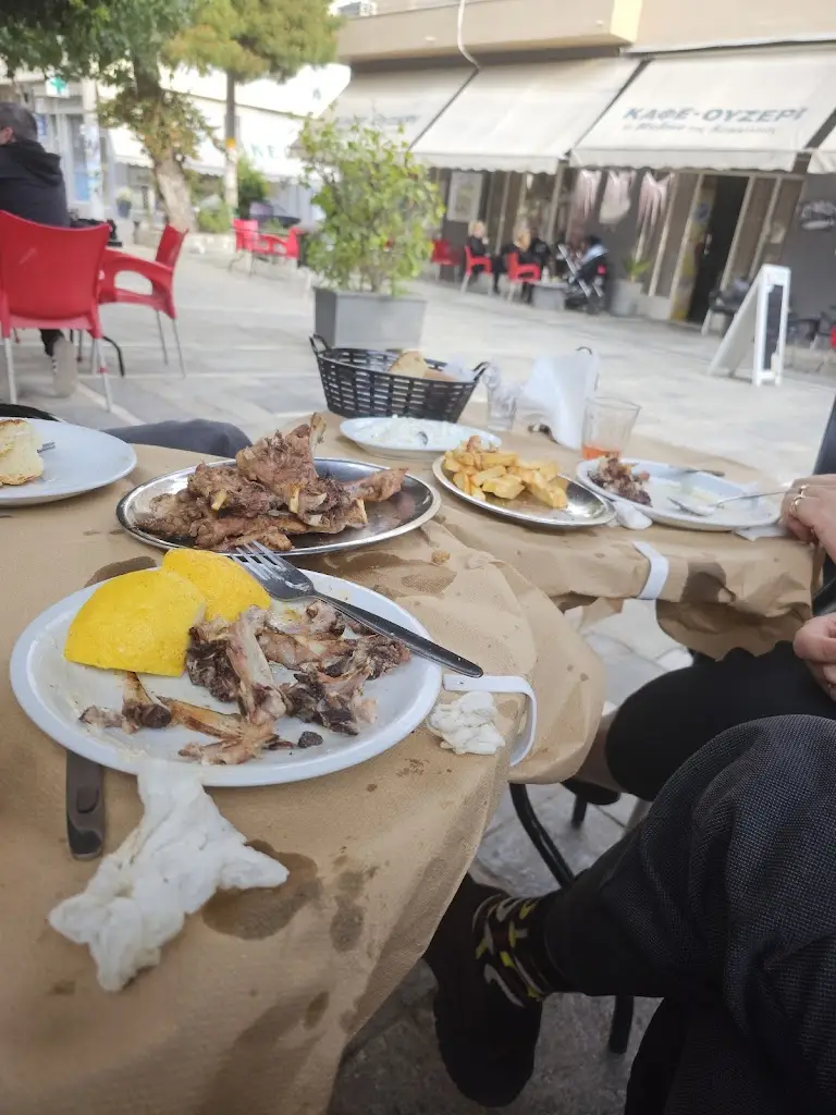 Μεζεδοπωλείο-Εστιατόριο Το Μπλόκο Restaurant in Níkaia