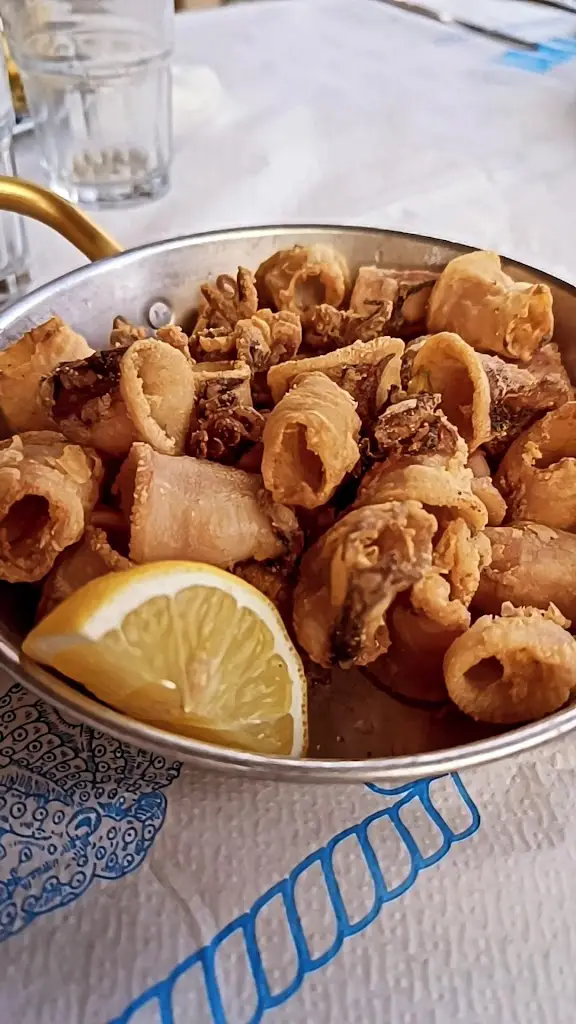 ΜΠΑΚΑΛΙΑΡΟΣ - ΘΑΛΑΣΣΟΦΑΓΕΙΟΝ_Níkaia_slider_image_2