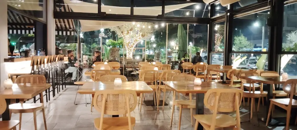 UPON Restaurant in Palaió Fáliro