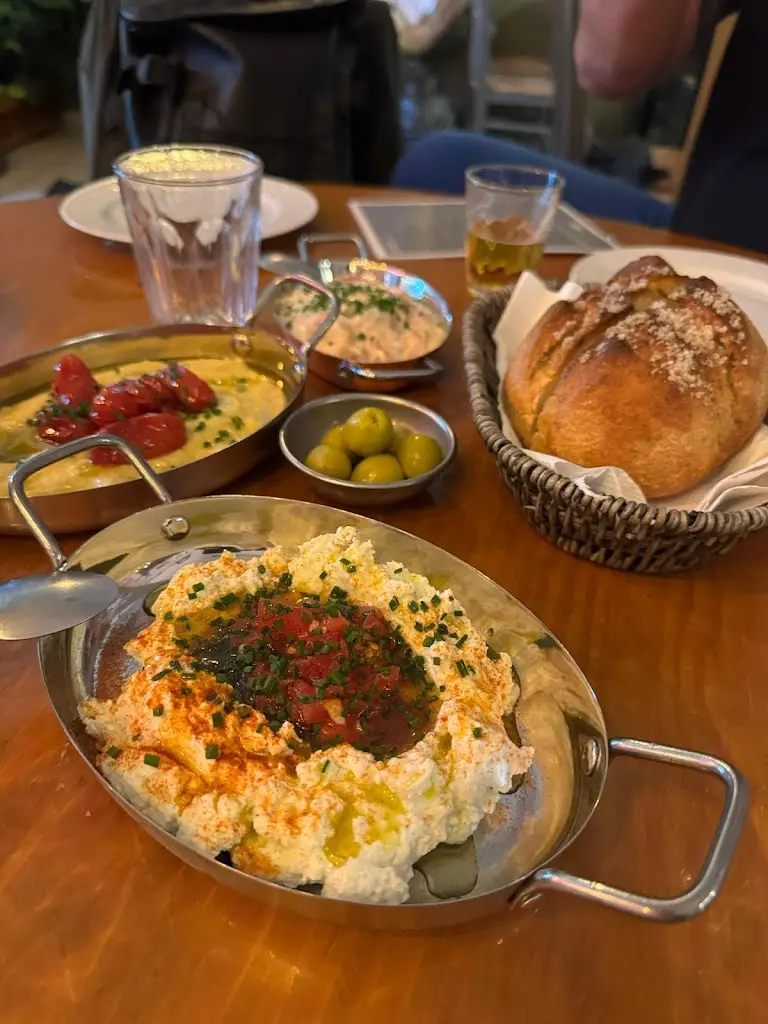 Danile Kodere_Theia Soula Athens_Palaió Fáliro_review