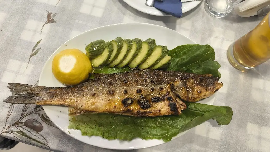 ironia art_To mpakaliaraki_Palaió Fáliro_review