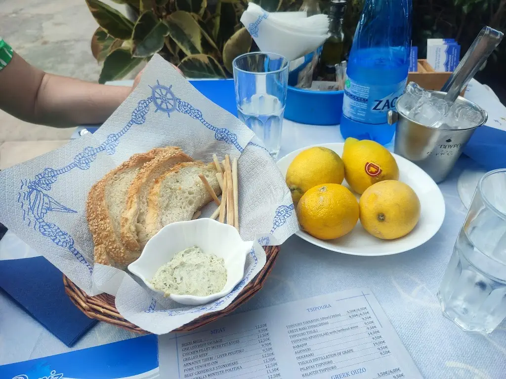 Adrienn Simon_DENIZ MEZE SINGLE MEMBER P.C._Palaió Fáliro_review