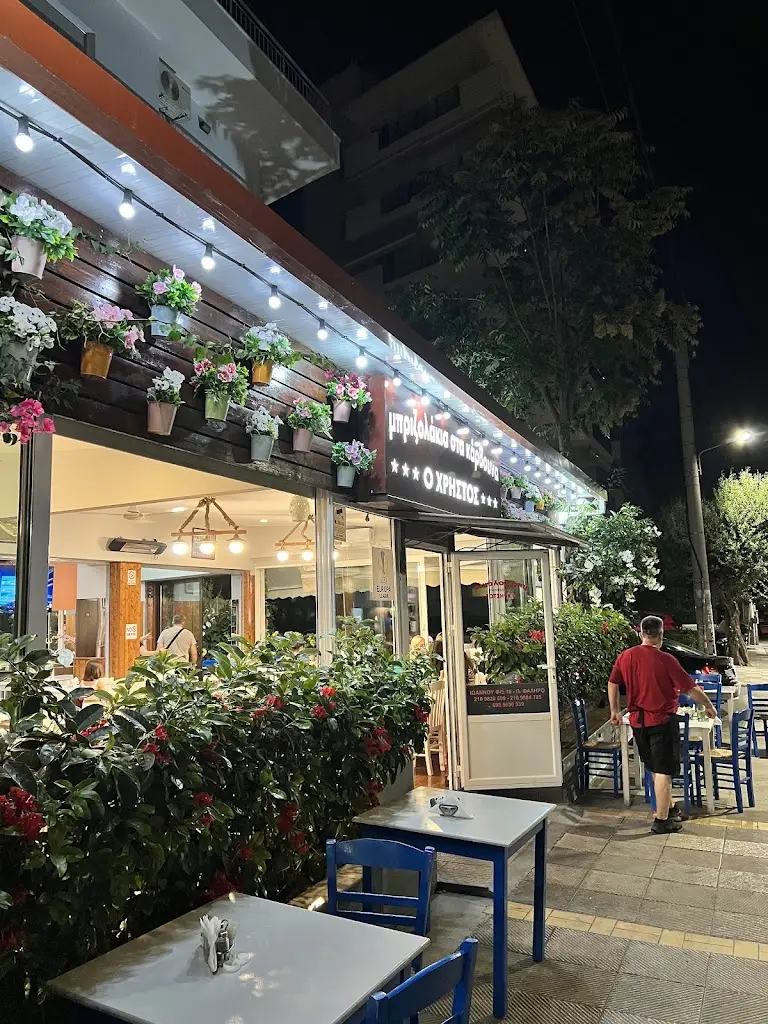 Pork chops “O Christos” Restaurant in Palaió Fáliro