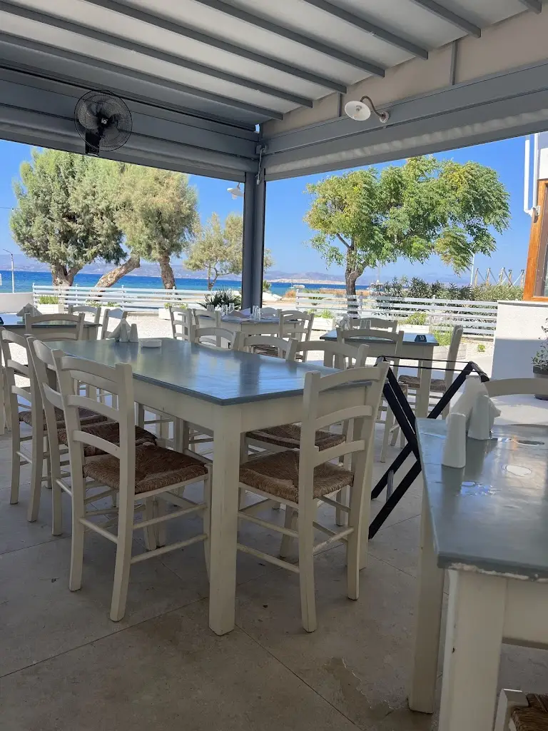 Taverna Kavouropetra_Aegina_slider_image_3