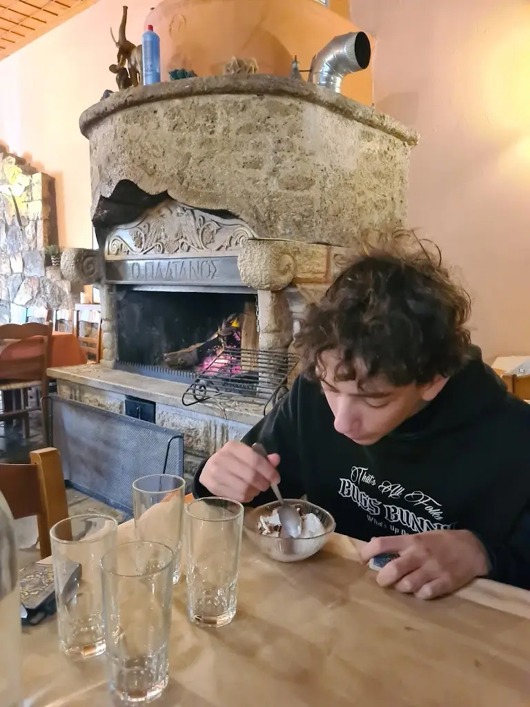 Sarla Rabinovich_Taverna Platanos_Ampelákia_Bewertung