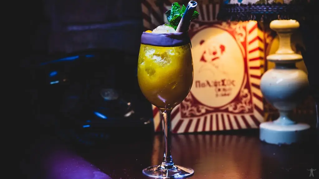 Paliatsos Bar Athens_Pentéli_slider_image_3