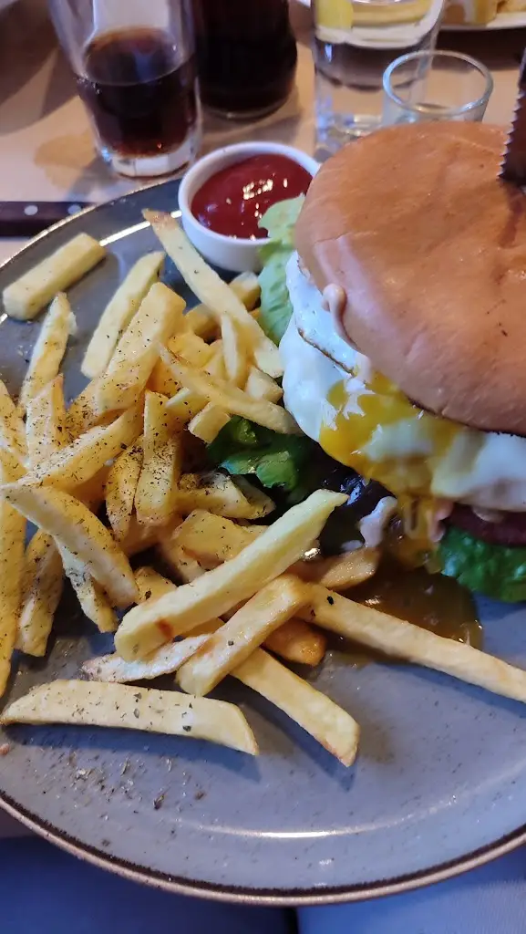 ενα+ενα ταβέρνα_Pallíni_slider_image_2