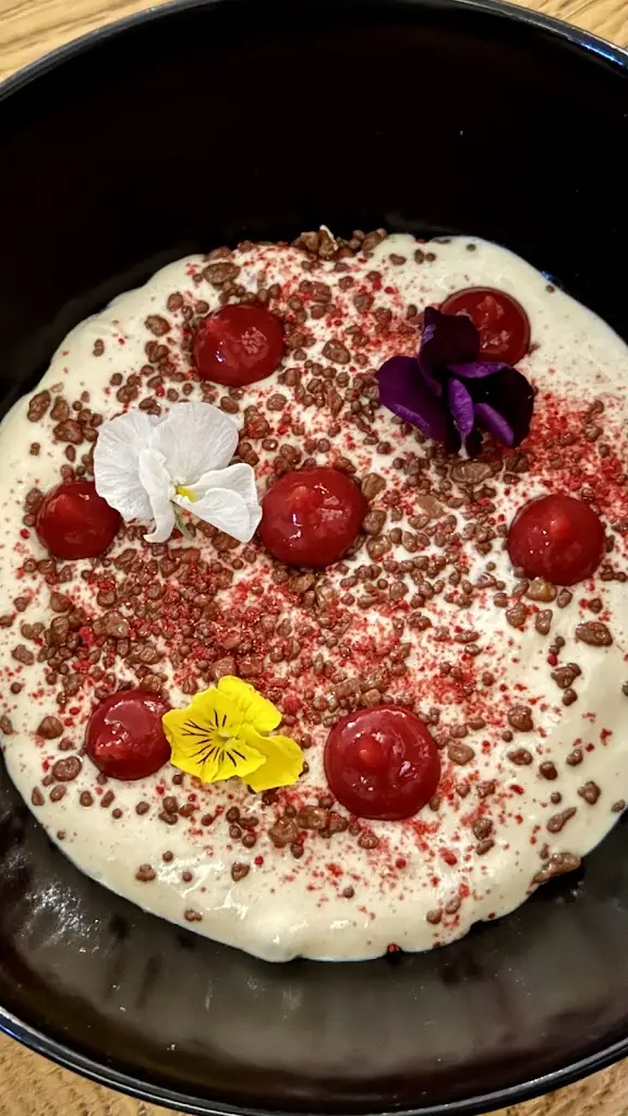 DeeJay Paris_21+ Restaurant | Tāste the chāos ⚡_Peristéri_reseña