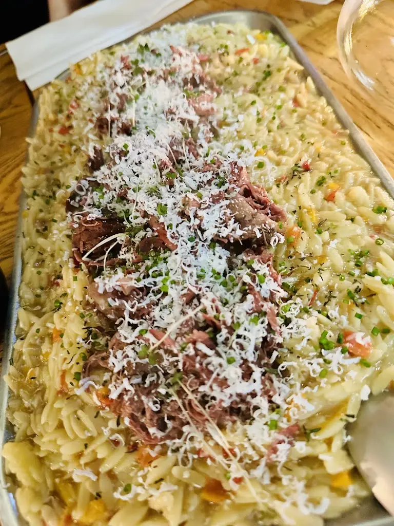 Kwnstantinos Kontogiannis_21+ Restaurant | Tāste the chāos ⚡_Peristéri_reseña