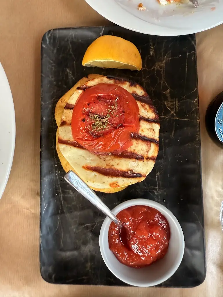 Inés Ben Naceur_soteza_Peristéri_Bewertung