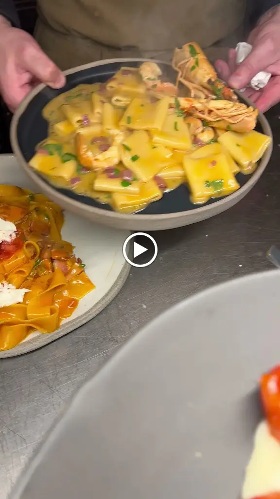 Makarounes_Peristéri_slider_image_2