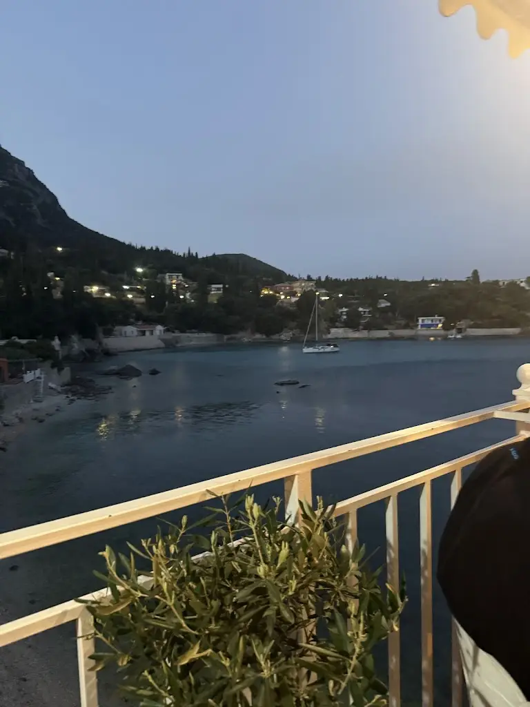 C C_Alipa Restaurant_Ampelákia_Bewertung