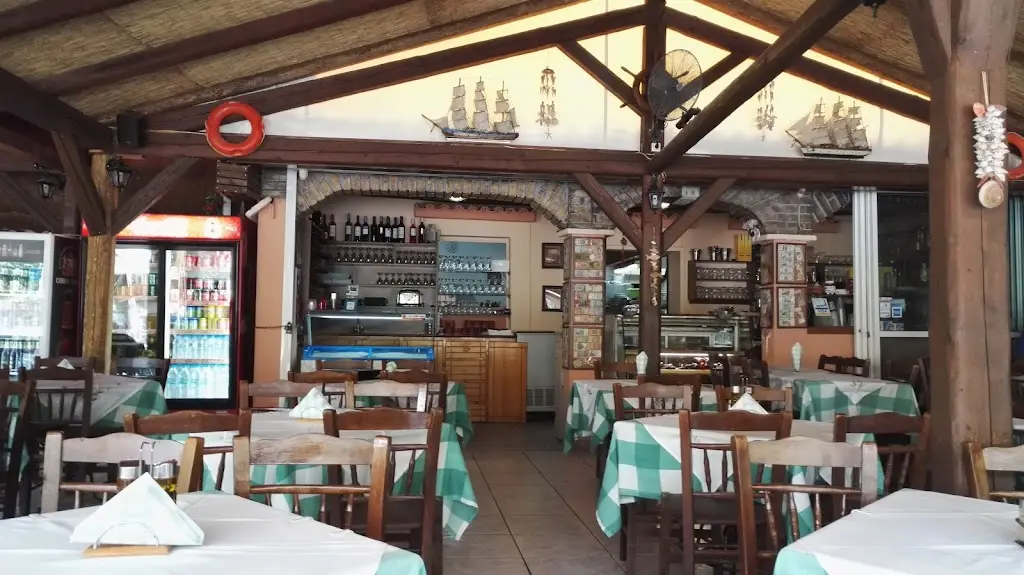 Alipa Restaurant_Ampelákia_slider_image_1